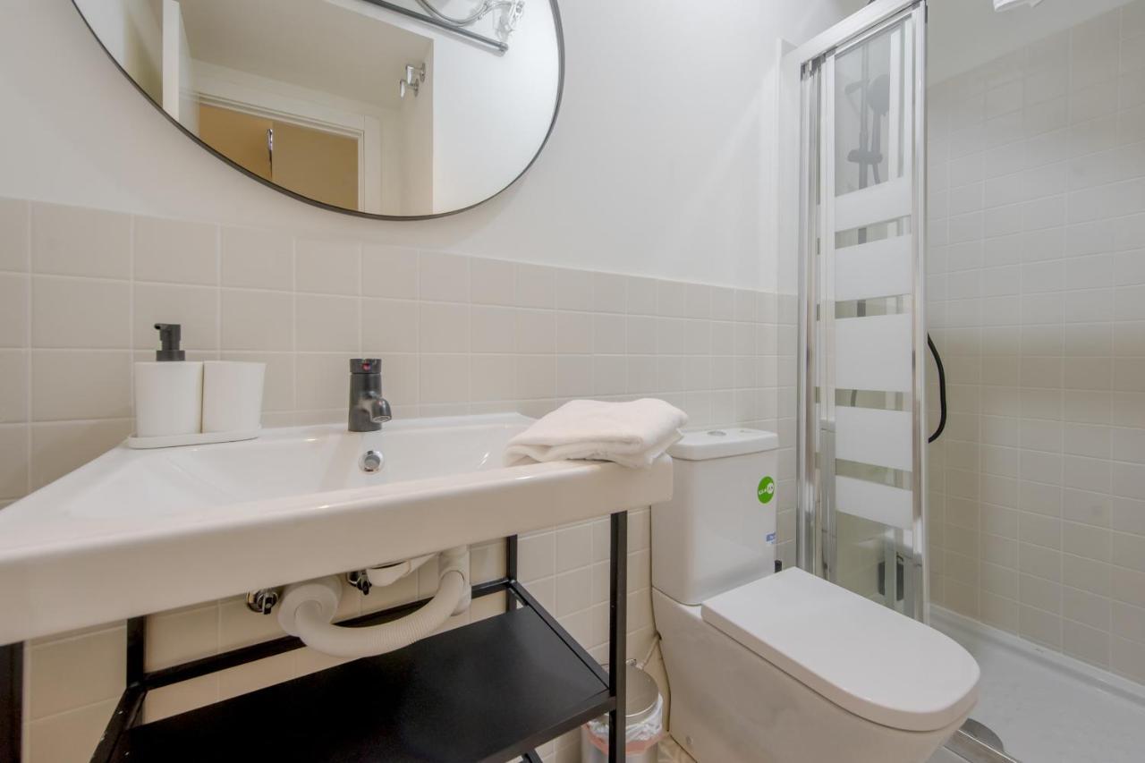 마드리드 Modern Apt & Cool Interior Design En El Retiro 아파트 외부 사진